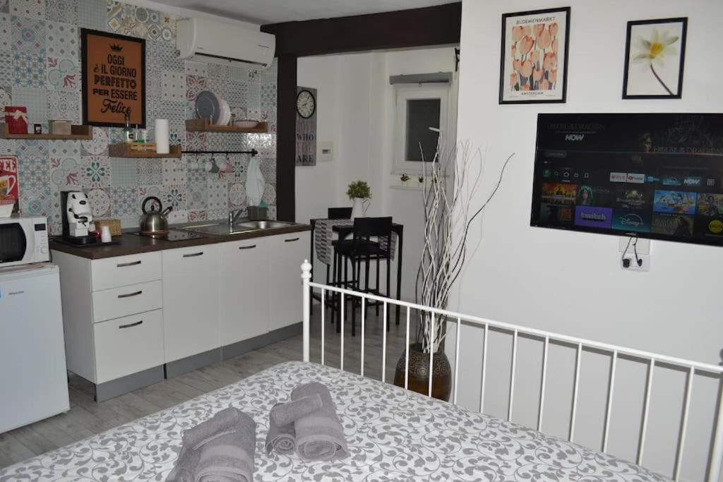 Casa Mya - Studio Flat Νάπολη Εξωτερικό φωτογραφία